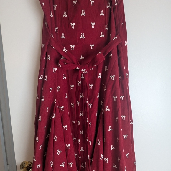 Red Sleeveless Midi Dress with Lace Trim - Picture 3 of 4